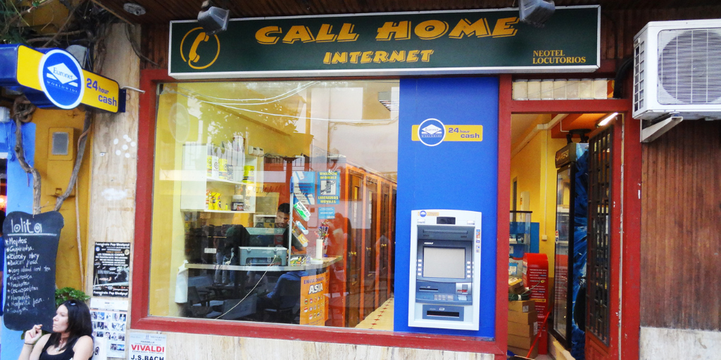 Del casco antiguo de Marbella al futuro de los cajeros automáticos: así empezó todo para Euronet en España